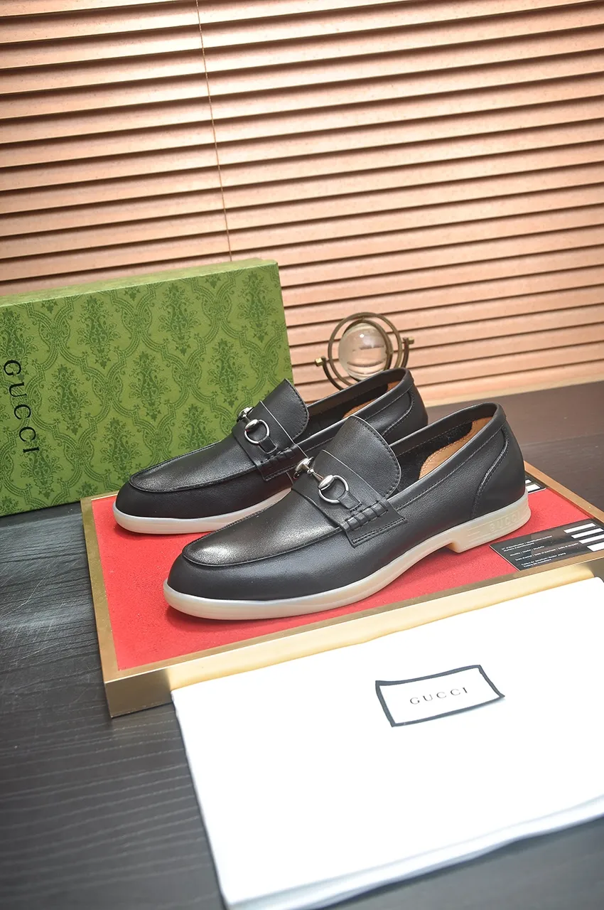 Men's shoes 💰440💶【GUCCI】 (High-end Niuli) New 🍀Gucci* - top version Gucci classic casual leather shoes! It is made of imported original cowhide and has a comfortable first layer of cowhide lining! Original wear-resistant rubber outsole! High quality products! Code number 38-44!